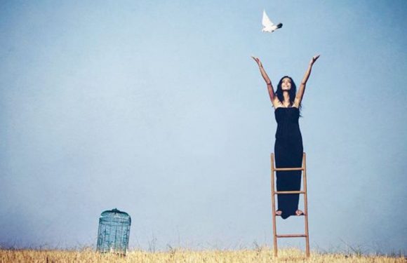 Πώς ελευθερώνομαι από ότι με κρατάει πίσω στη ζωή μου